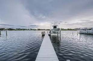 704 Bayshore Dr, Tarpon Springs, FL 34689 - Photo 56