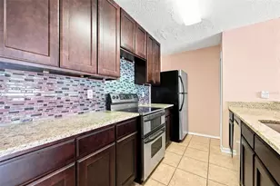 10836 Venice Cir, Tampa, FL 33635 - Photo 10