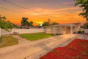 4075 38th Ave N, Saint Petersburg, FL 33713 - Photo 2