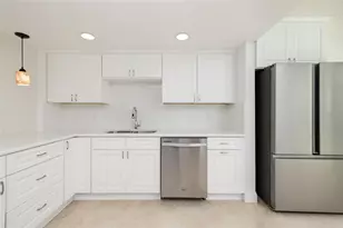 4890 Bay St NE, Saint Petersburg, FL 33703 - Photo 18