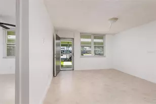 4890 Bay St NE, Saint Petersburg, FL 33703 - Photo 10