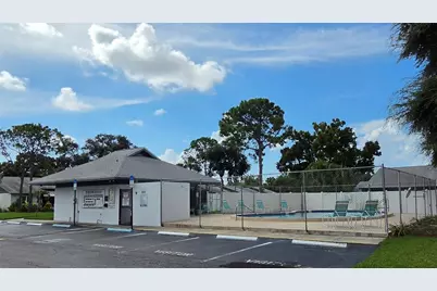 7249 Parkside Villas Drive N, Saint Petersburg, FL 33709 - Photo 36