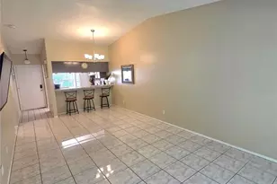 7249 Parkside Villas Dr N, Saint Petersburg, FL 33709 - Photo 6