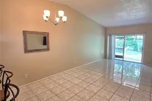 7249 Parkside Villas Dr N, Saint Petersburg, FL 33709 - Photo 4