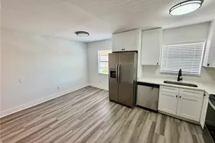 7210 N Manhattan Ave, Tampa, FL 33614 - Photo 2