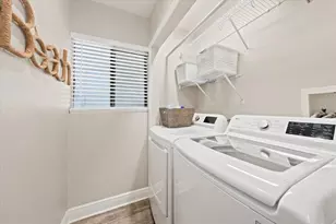 817 B Bahia Del Sol Dr, Ruskin, FL 33570 - Photo 14