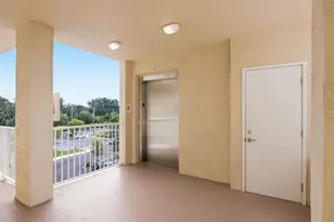 960 Starkey Rd, Largo, FL 33771 - Photo 4