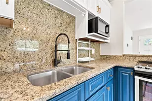 2002 E Hamilton Ave, Tampa, FL 33610 - Photo 10