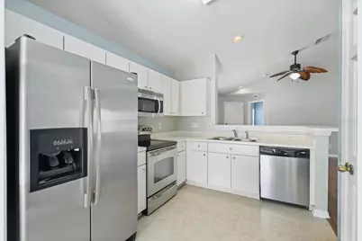 7408 Oxford Garden Circle, Apollo Beach, FL 33572 - Photo 10