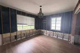 1842 Oregon Ave NE, Saint Petersburg, FL 33703 - Photo 6