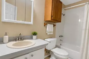 5222 Bogdonoff Dr, Seffner, FL 33584 - Photo 8