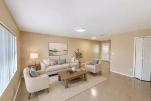 5222 Bogdonoff Dr, Seffner, FL 33584 - Photo 2