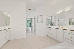 2706 Skimmer Point Dr S, Gulfport, FL 33707 - Photo 34