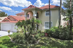 10212 Garden Alcove Dr, Tampa, FL 33647 - Photo 2