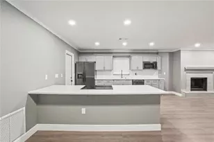 1901 Lakeview Dr, Brandon, FL 33511 - Photo 12