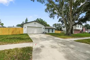 1901 Lakeview Dr, Brandon, FL 33511 - Photo 4