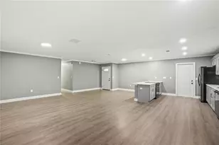 1901 Lakeview Dr, Brandon, FL 33511 - Photo 8
