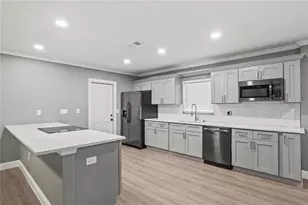 1901 Lakeview Dr, Brandon, FL 33511 - Photo 10