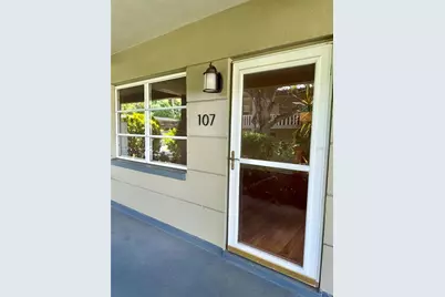 450 32nd Ave N #107W, Saint Petersburg, FL 33704 - Photo 2