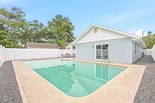 1811 49th Street N, Saint Petersburg, FL 33710 - Photo 2