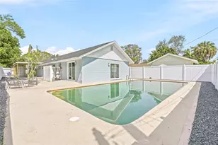 1811 49th Street N, Saint Petersburg, FL 33710 - Photo 2