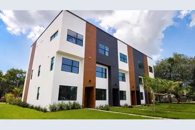 377 13th St N, Saint Petersburg, FL 33705 - Photo 24