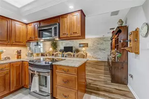 4001 Highgate Dr, Valrico, FL 33594 - Photo 8