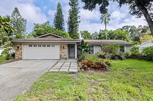 1671 Castlewood Ln, Palm Harbor, FL 34683 - Photo 1