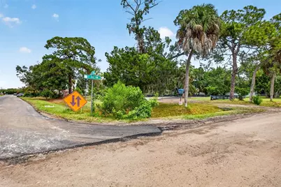 409 1st Avenue NW, Ruskin, FL 33570 - Photo 2