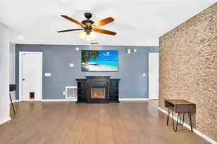 518 Summer Sails Dr, Valrico, FL 33594 - Photo 8