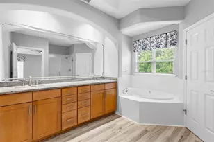 11201 Green Park Cir, Tampa, FL 33626 - Photo 22