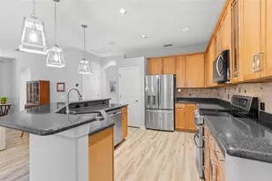 11201 Green Park Cir, Tampa, FL 33626 - Photo 8