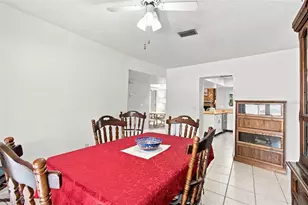 3721 Sand Pebble Dr, Valrico, FL 33596 - Photo 10