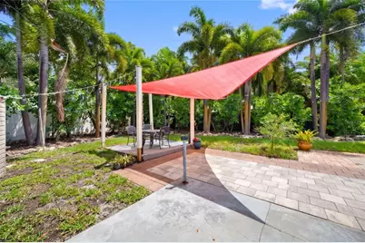 1211 Russell Drive N, Saint Petersburg, FL 33710 - Photo 38
