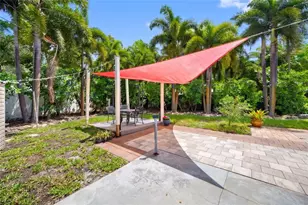 1211 Russell Dr N, Saint Petersburg, FL 33710 - Photo 38