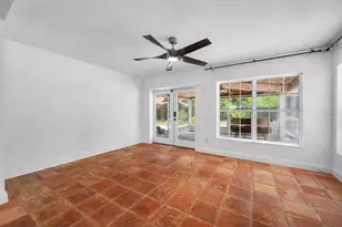 1211 Russell Dr N, Saint Petersburg, FL 33710 - Photo 16