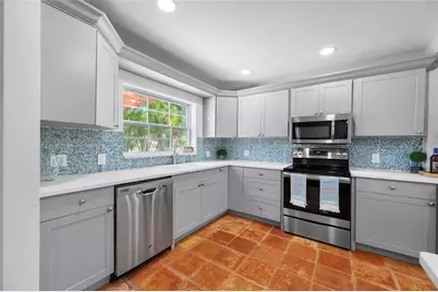 1211 Russell Drive N, Saint Petersburg, FL 33710 - Photo 12