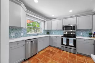 1211 Russell Dr N, Saint Petersburg, FL 33710 - Photo 12