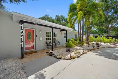 1211 Russell Drive N, Saint Petersburg, FL 33710 - Photo 8