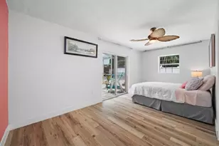1211 Russell Dr N, Saint Petersburg, FL 33710 - Photo 4