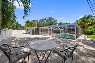 1211 Russell Dr N, Saint Petersburg, FL 33710 - Photo 40