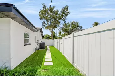 1077 40th Avenue NE, Saint Petersburg, FL 33703 - Photo 54