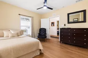 2610 W Cypress St, Tampa, FL 33609 - Photo 10