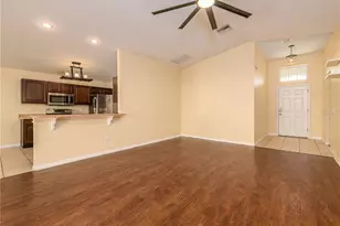 37154 Highland Bluff Cir, Dade City, FL 33523 - Photo 10