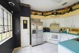 16006 Robey Ct, Tampa, FL 33647 - Photo 8