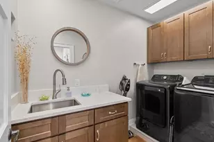 1828 Venetian Point Dr, Clearwater, FL 33755 - Photo 38