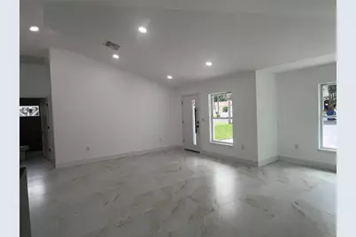 8915 N Willow Avenue, Tampa, FL 33604 - Photo 6