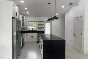 8915 N Willow Ave, Tampa, FL 33604 - Photo 12