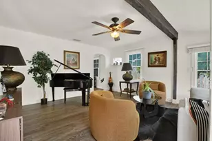 3305 10th Ave N, Saint Petersburg, FL 33713 - Photo 2