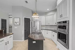 19724 Prince Benjamin Dr, Lutz, FL 33549 - Photo 10